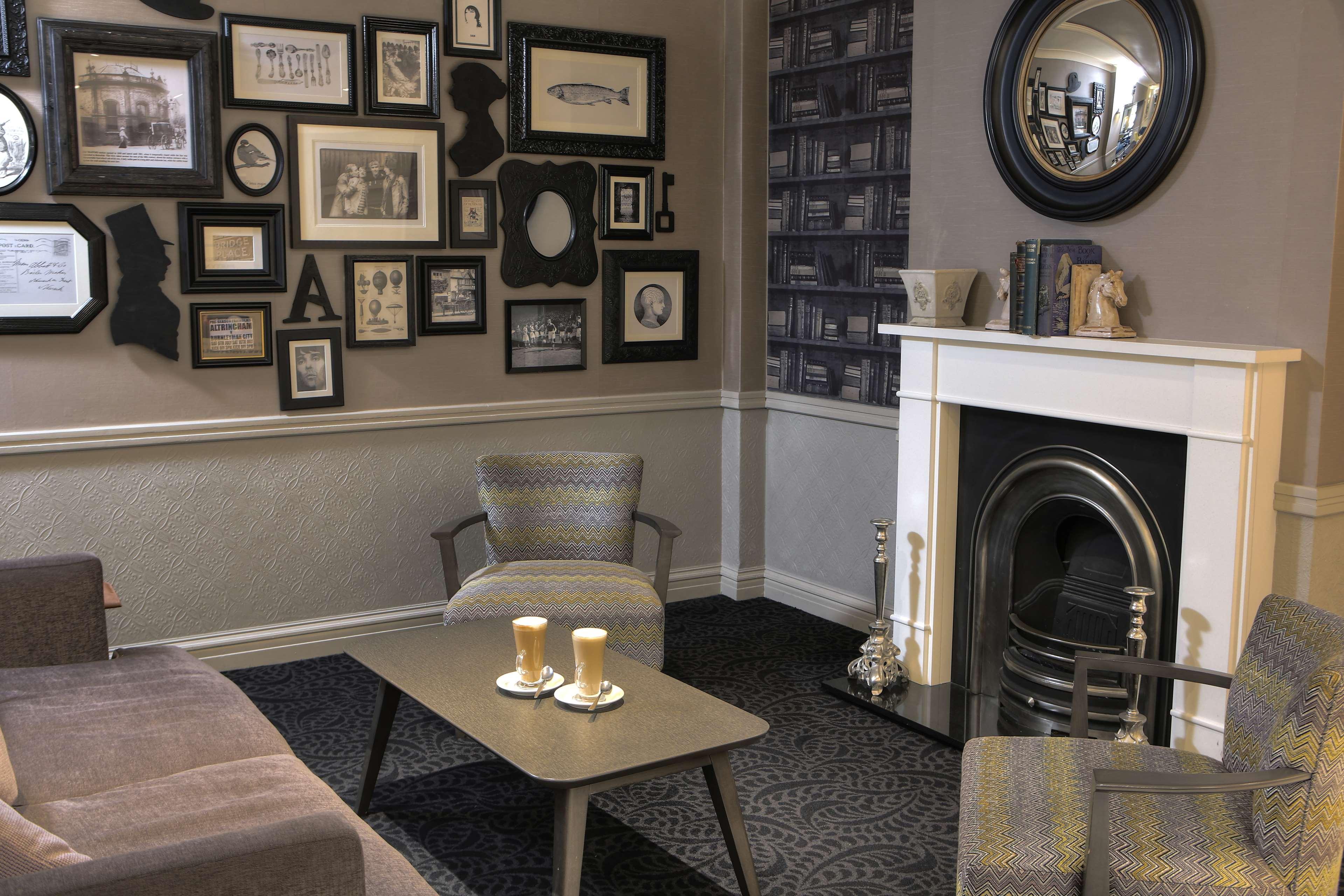 Cresta Court Hotel Altrincham Eksteriør billede
