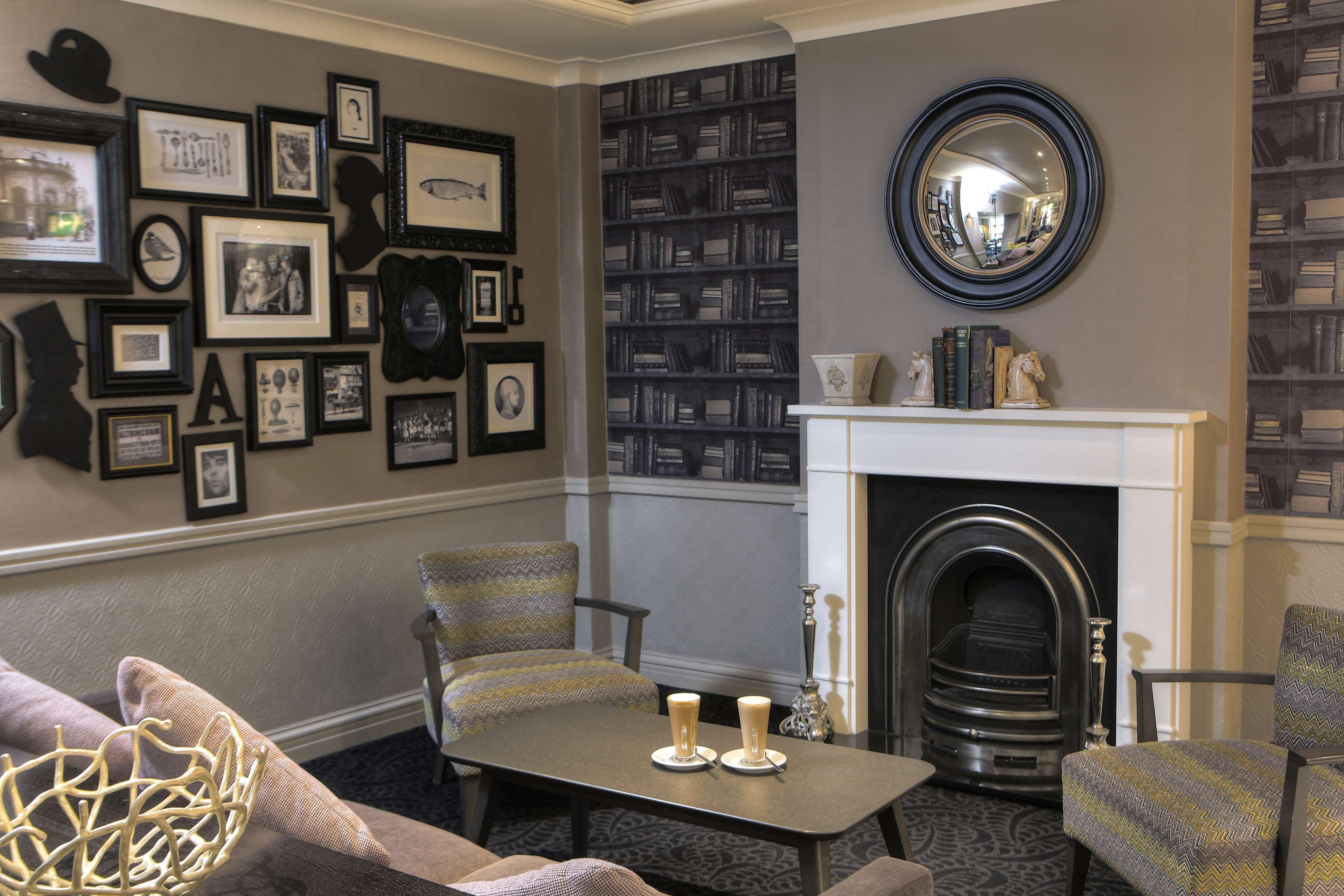 Cresta Court Hotel Altrincham Eksteriør billede