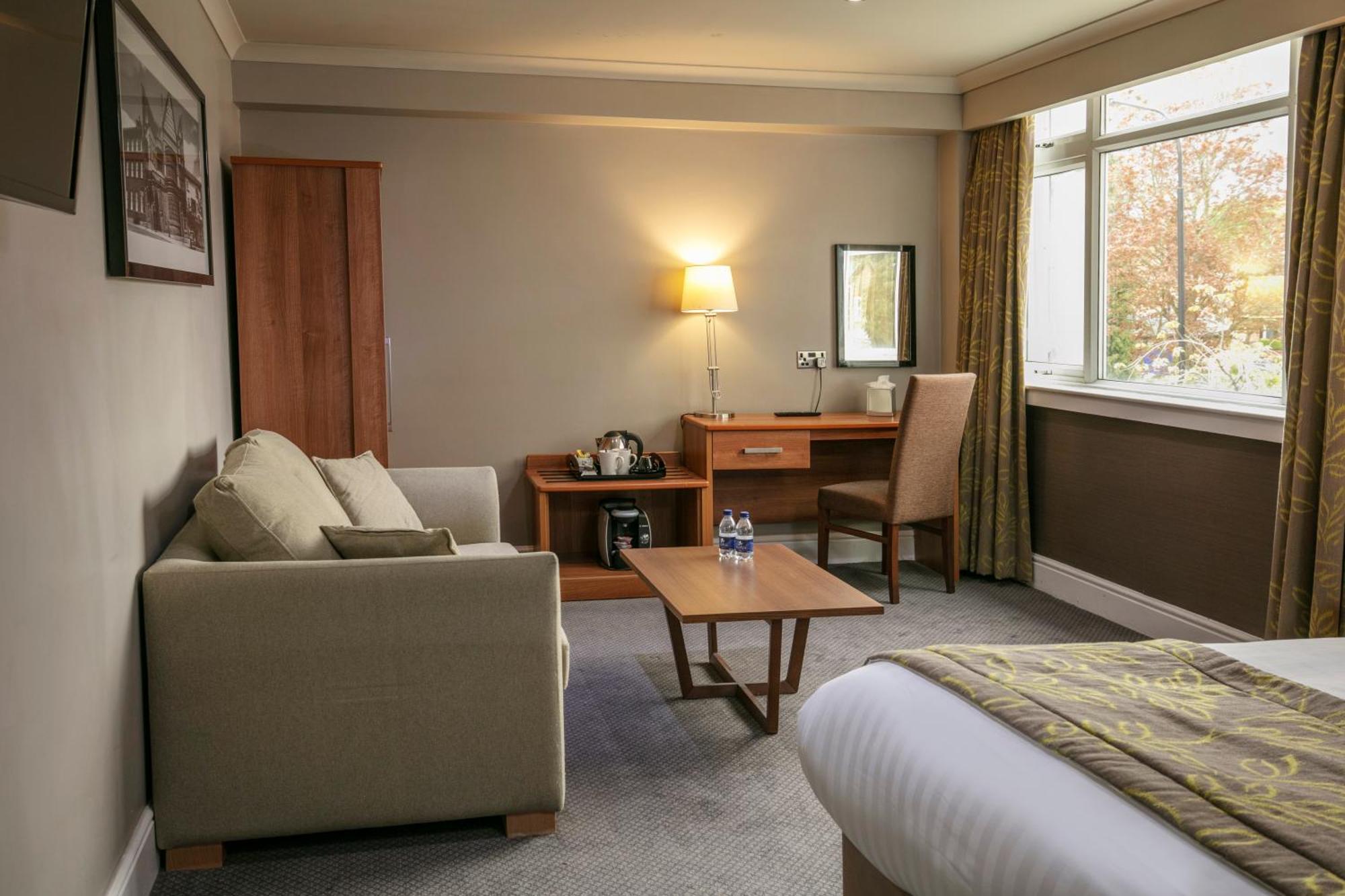 Cresta Court Hotel Altrincham Eksteriør billede