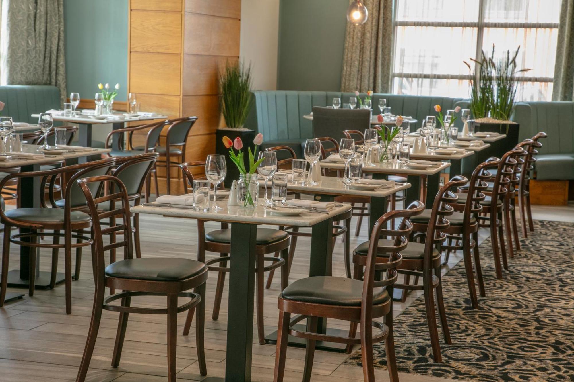 Cresta Court Hotel Altrincham Eksteriør billede