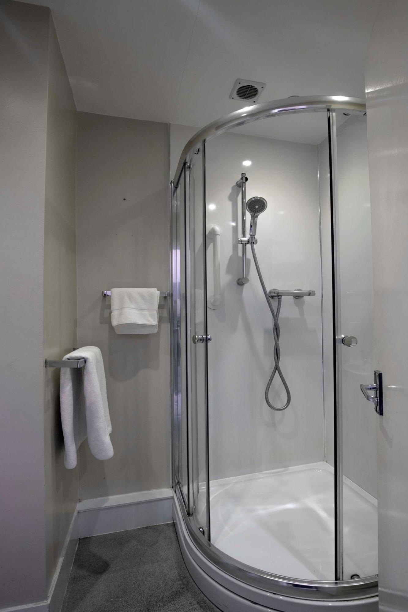 Cresta Court Hotel Altrincham Eksteriør billede