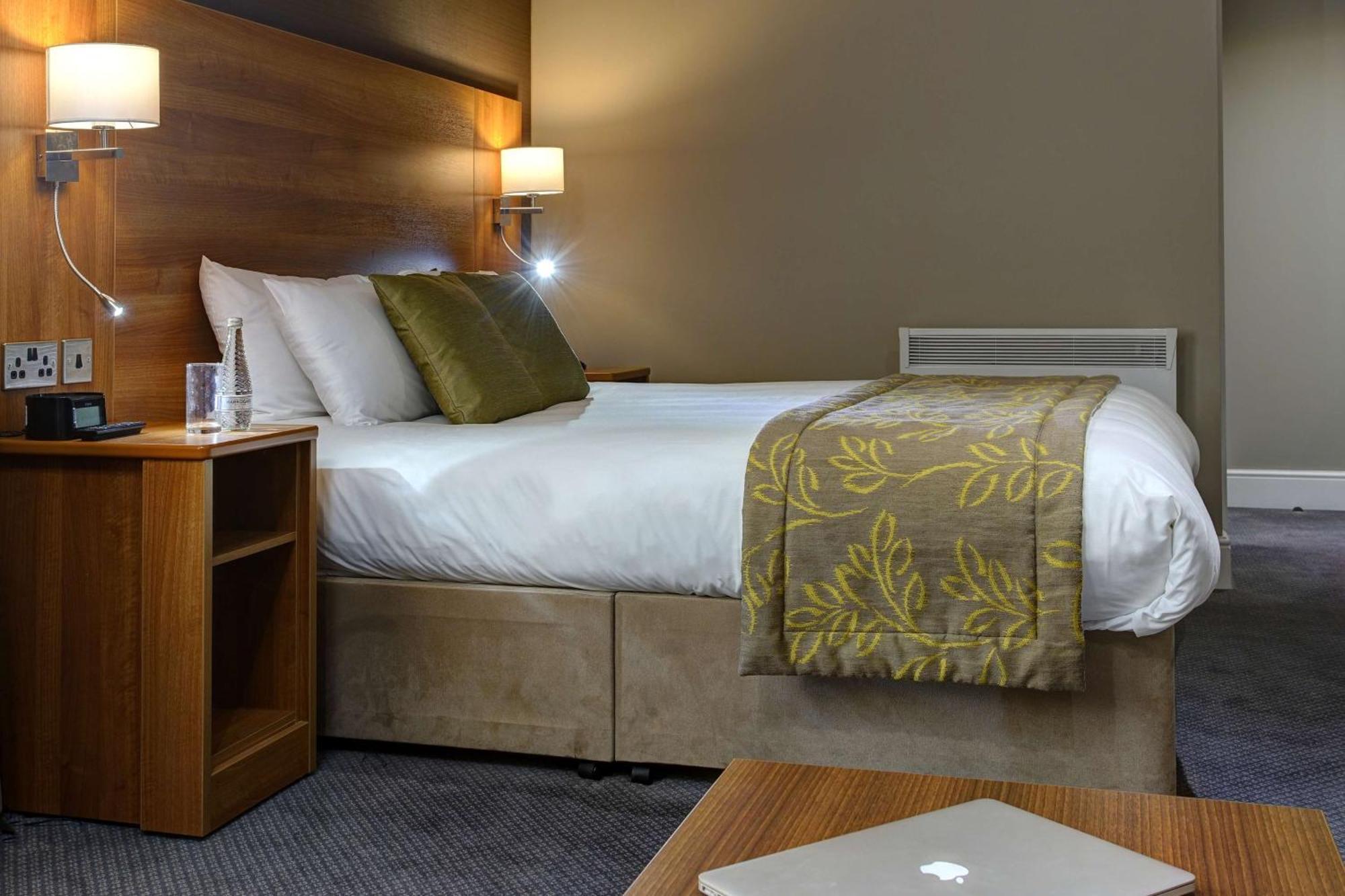 Cresta Court Hotel Altrincham Eksteriør billede