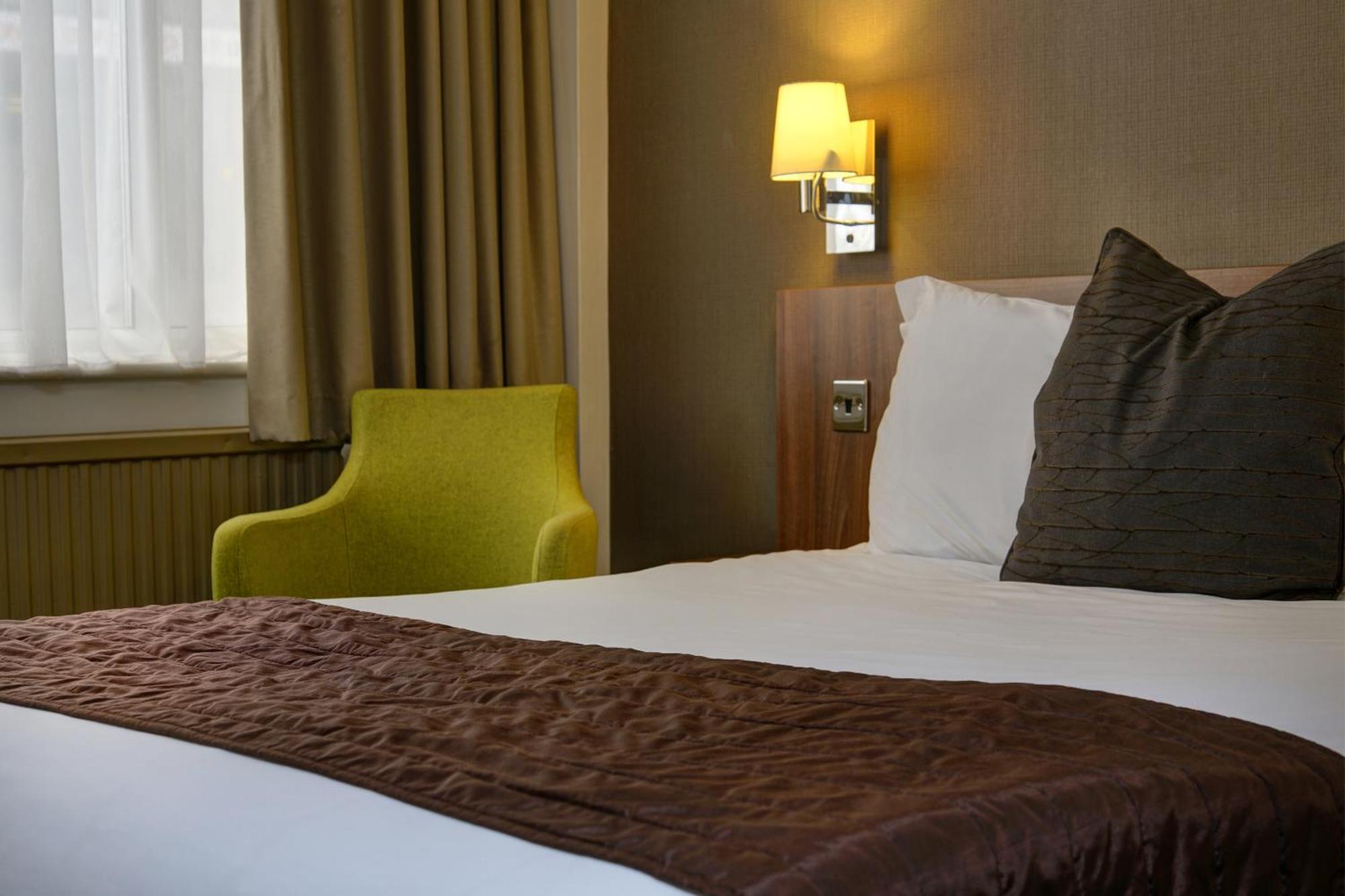 Cresta Court Hotel Altrincham Eksteriør billede