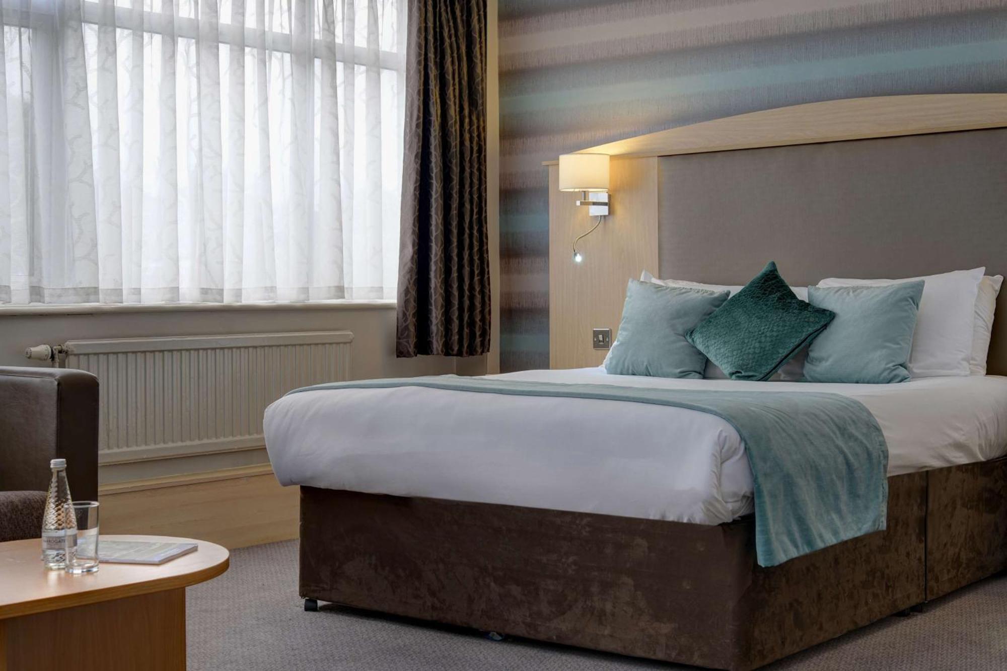Cresta Court Hotel Altrincham Eksteriør billede