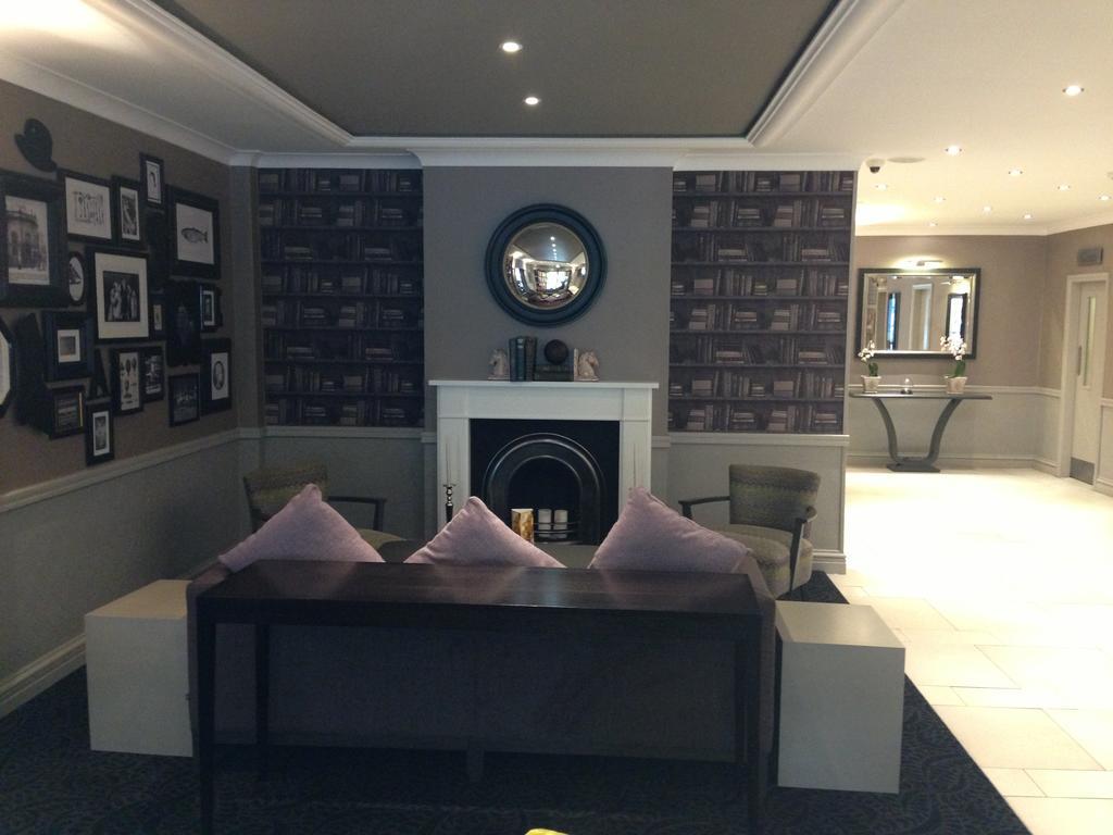 Cresta Court Hotel Altrincham Eksteriør billede