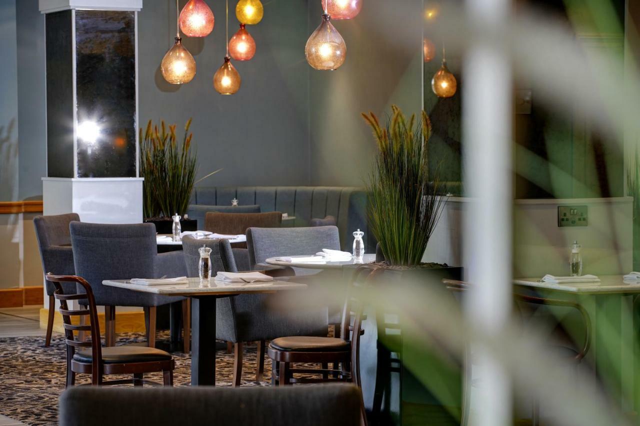 Cresta Court Hotel Altrincham Eksteriør billede